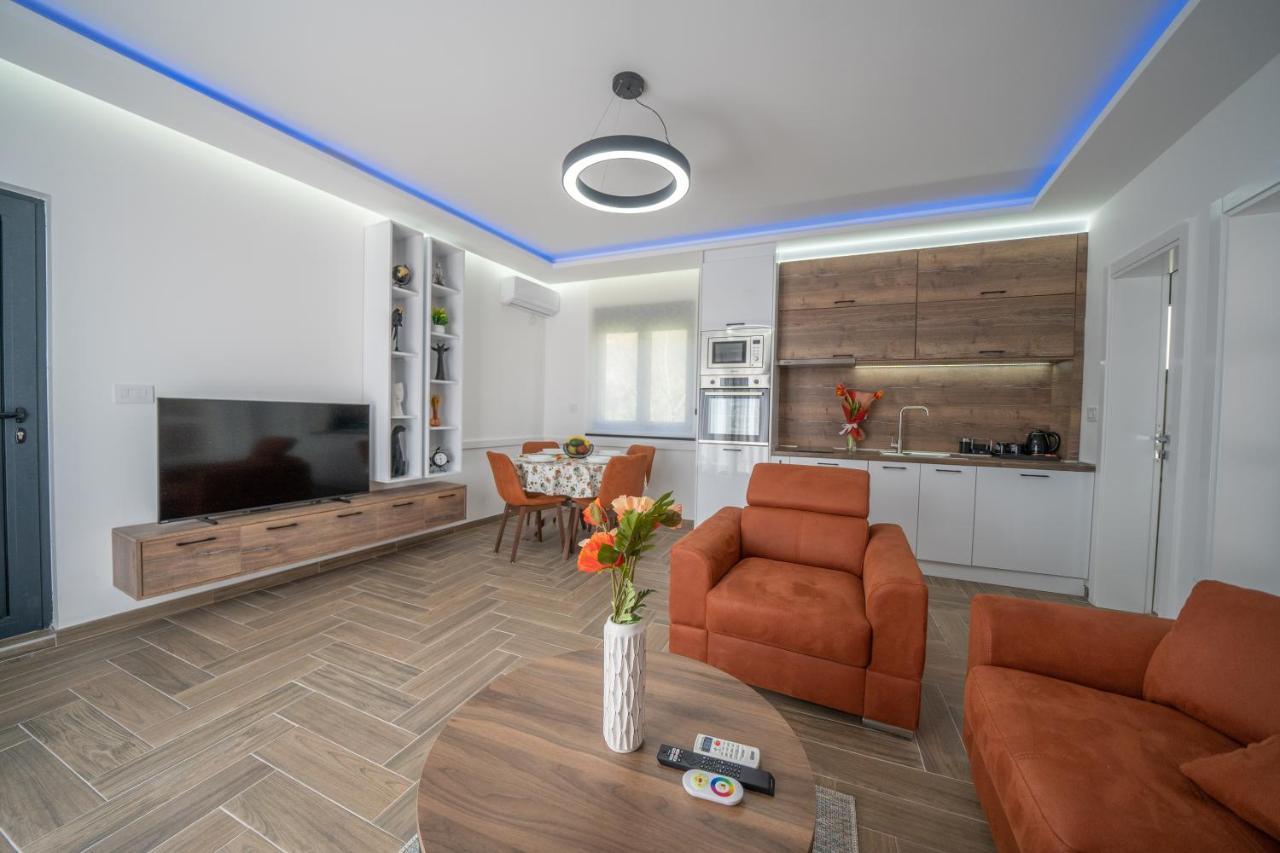 Marea Deluxe Apartments Cattaro Esterno foto