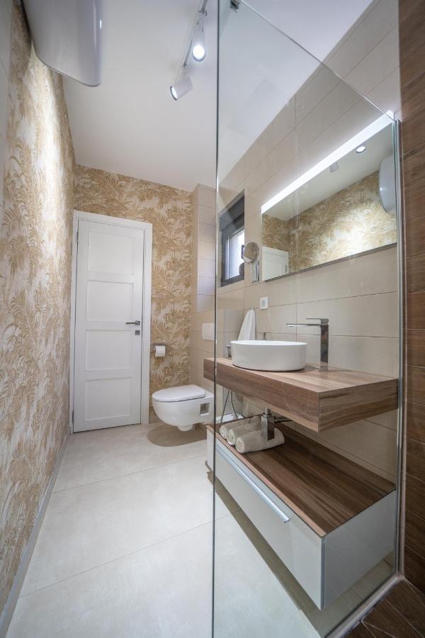 Marea Deluxe Apartments Cattaro Esterno foto