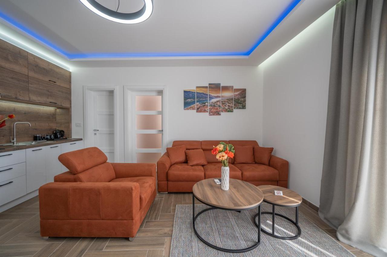 Marea Deluxe Apartments Cattaro Esterno foto