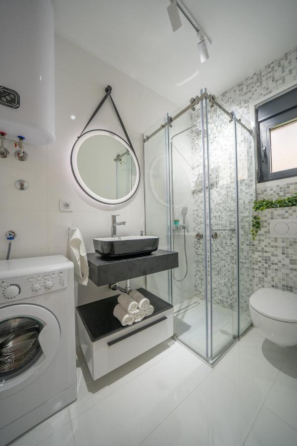 Marea Deluxe Apartments Cattaro Esterno foto