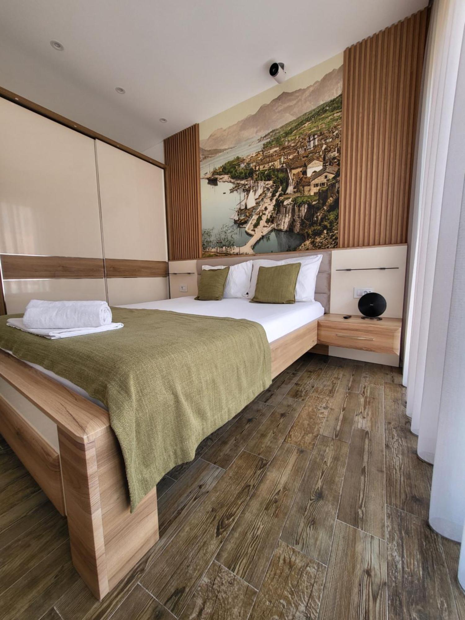 Marea Deluxe Apartments Cattaro Esterno foto