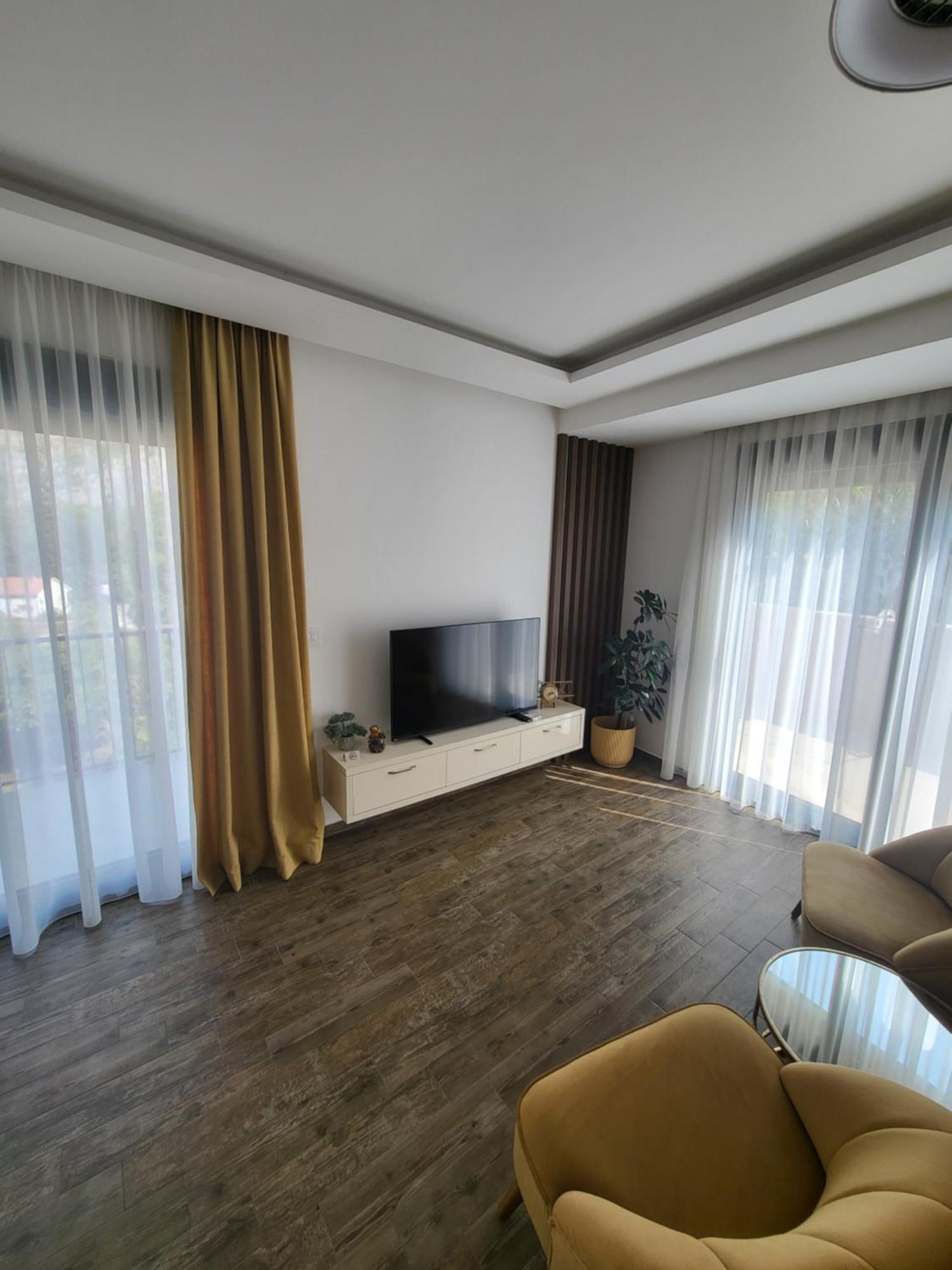 Marea Deluxe Apartments Cattaro Esterno foto