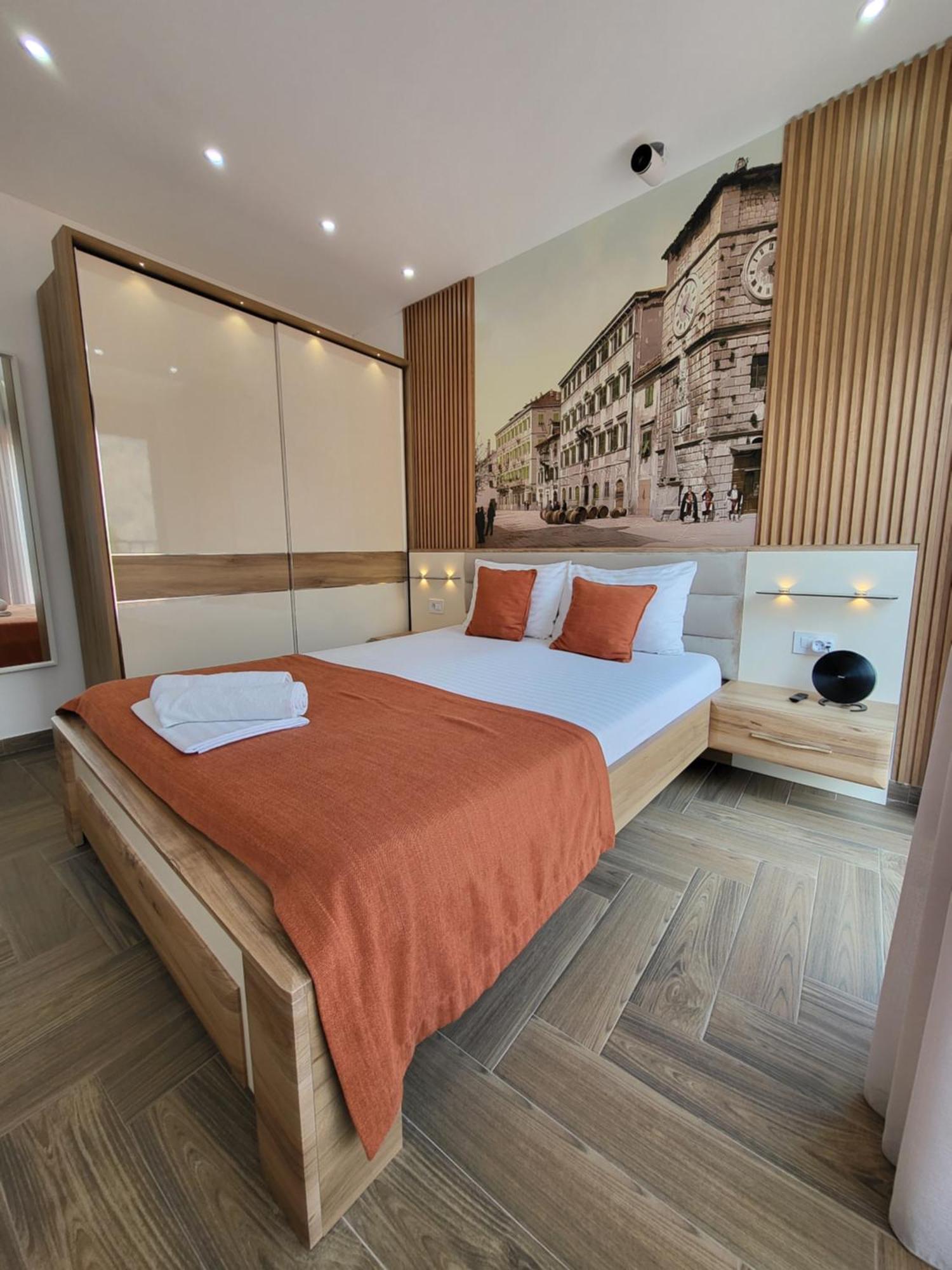Marea Deluxe Apartments Cattaro Esterno foto