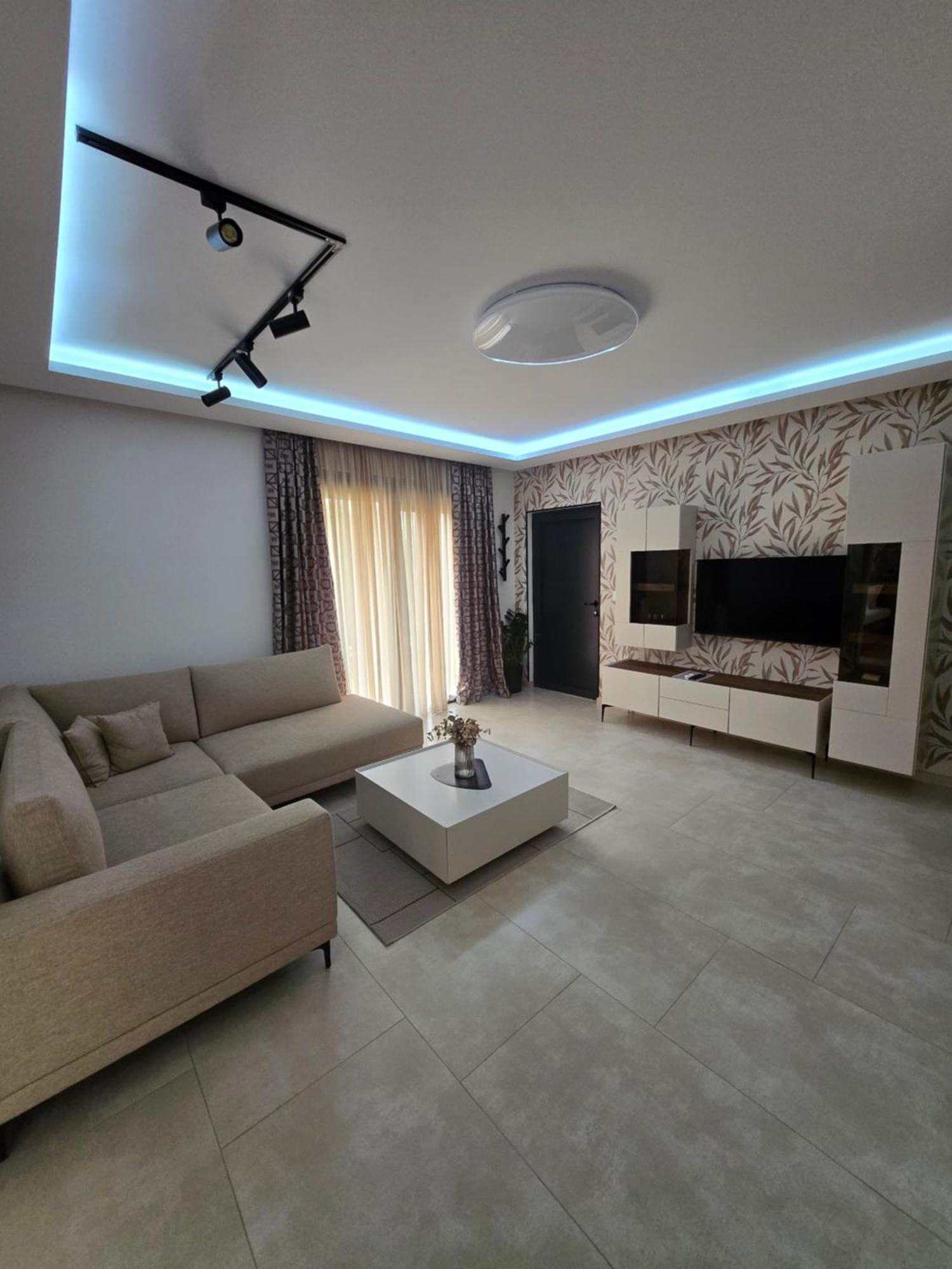 Marea Deluxe Apartments Cattaro Esterno foto