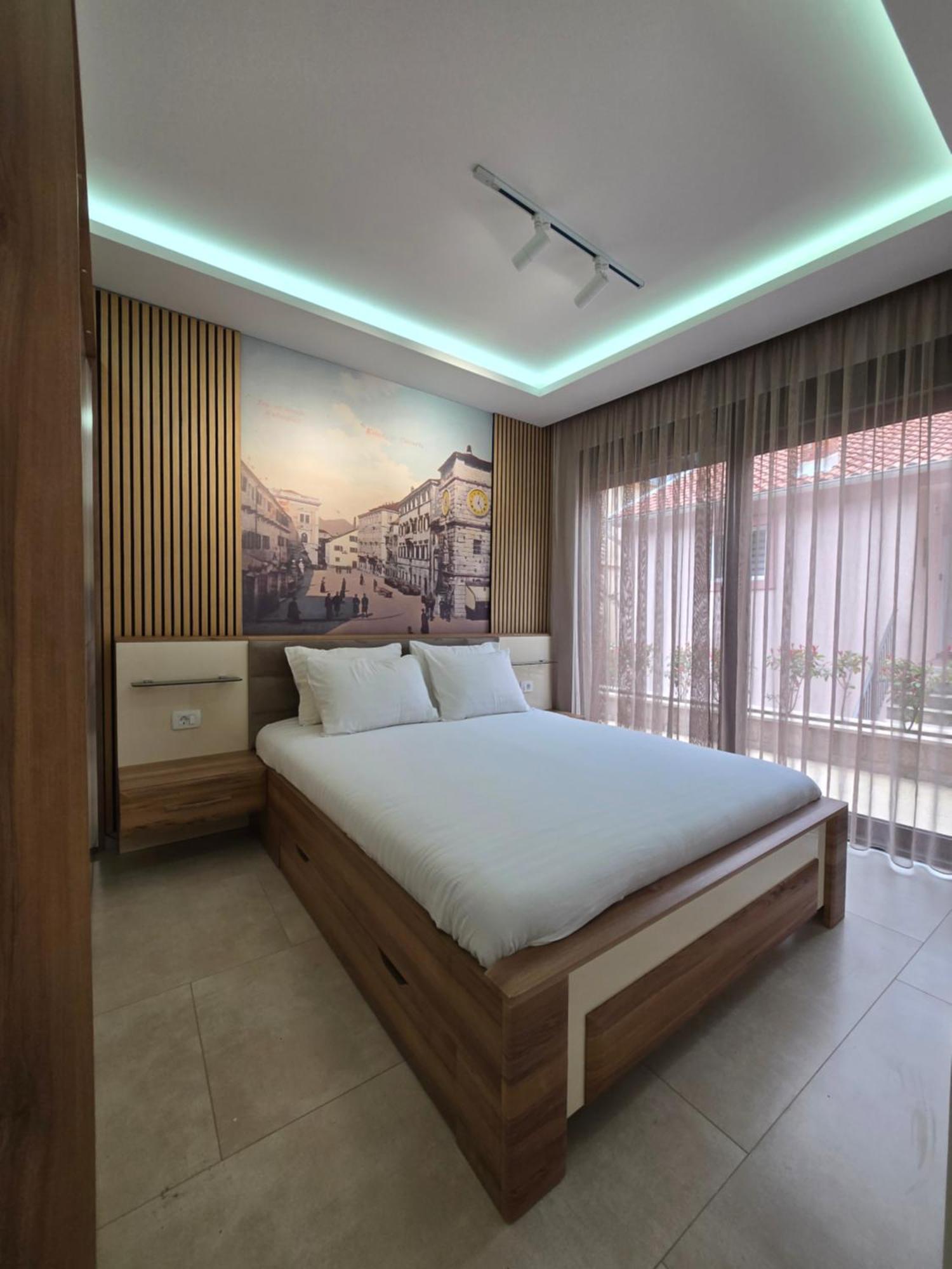 Marea Deluxe Apartments Cattaro Esterno foto