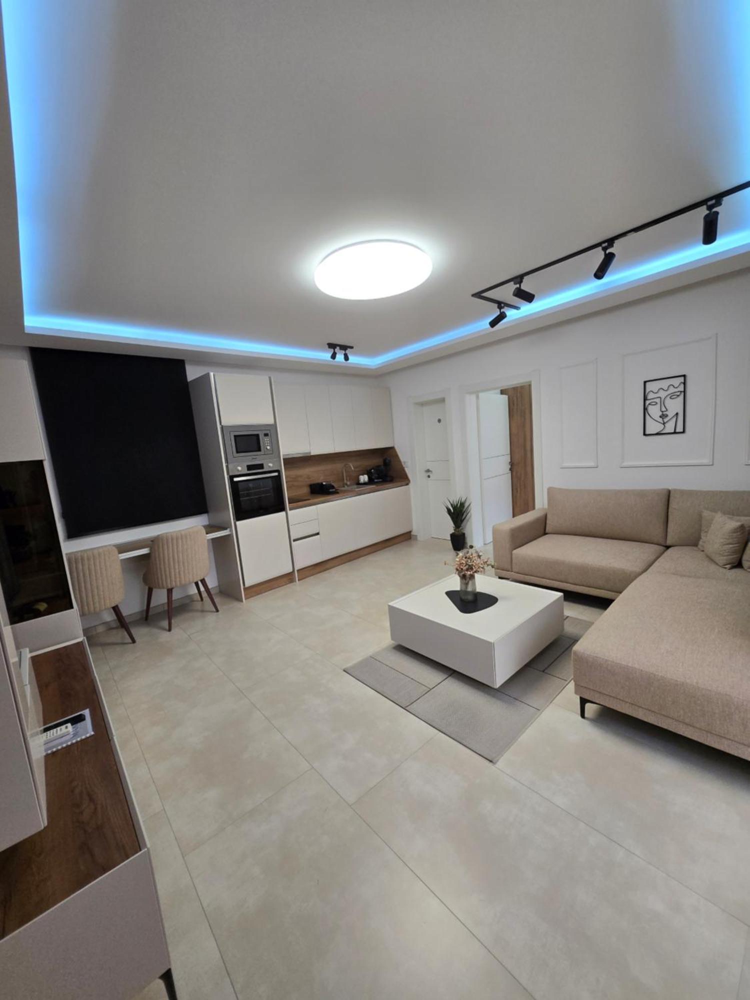 Marea Deluxe Apartments Cattaro Esterno foto